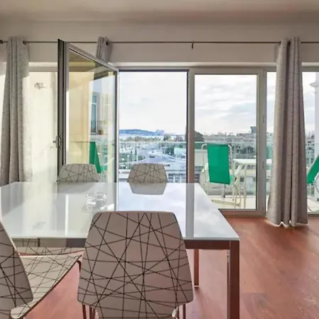 Guestready - Lexus Sea View Apartment Alges